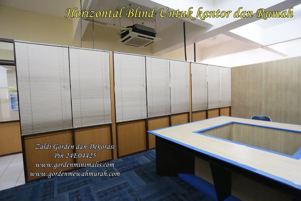 gorden horizontal blind motif kayu