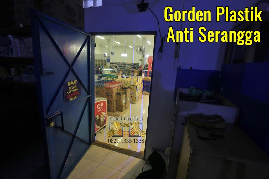 Gorden Plastik transparan untuk pintu dapur anti serangga