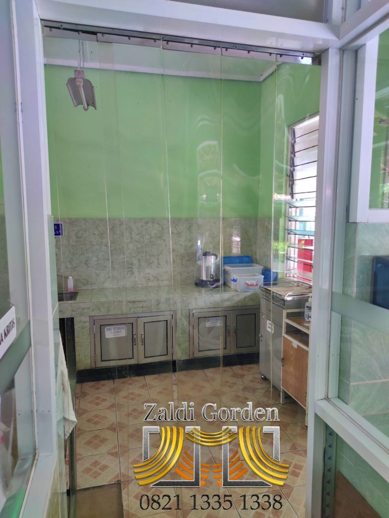 gorden plastik transparan pintu dapur rumah sakit