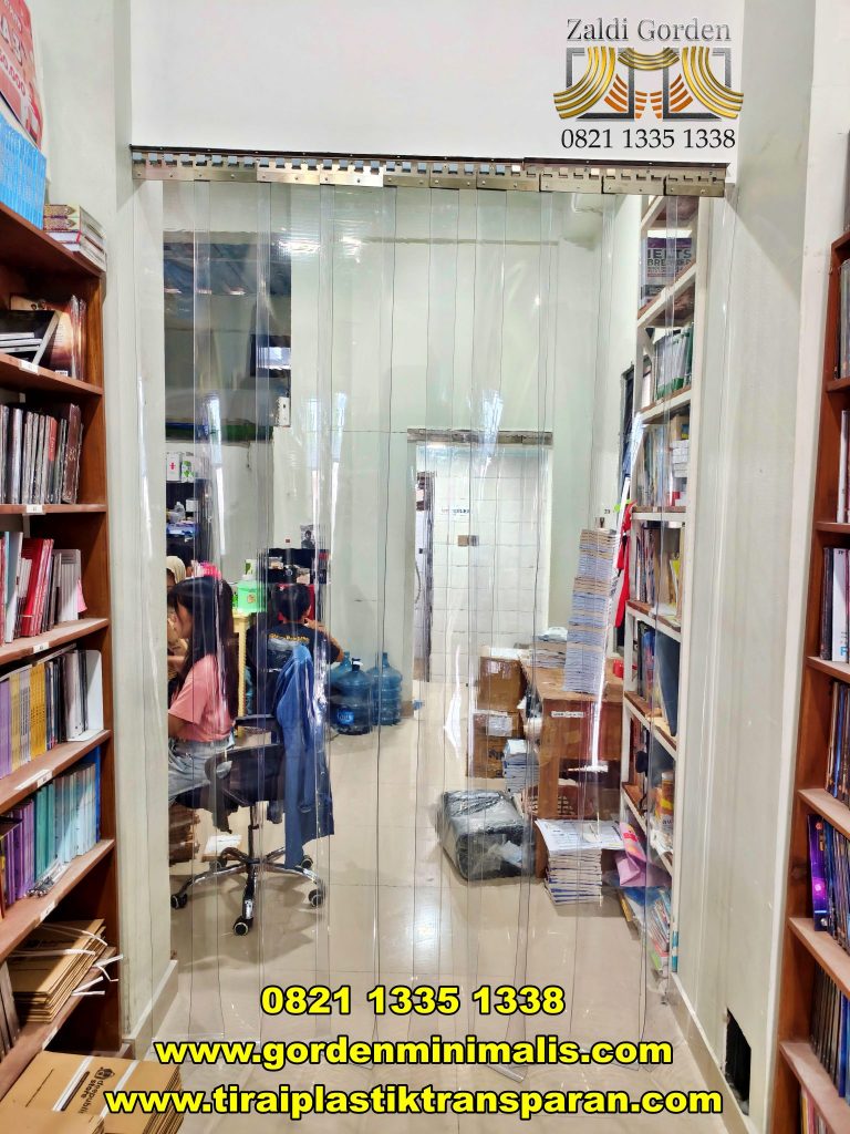 Tirai Plastik transparan untuk penyekat ruangan 1